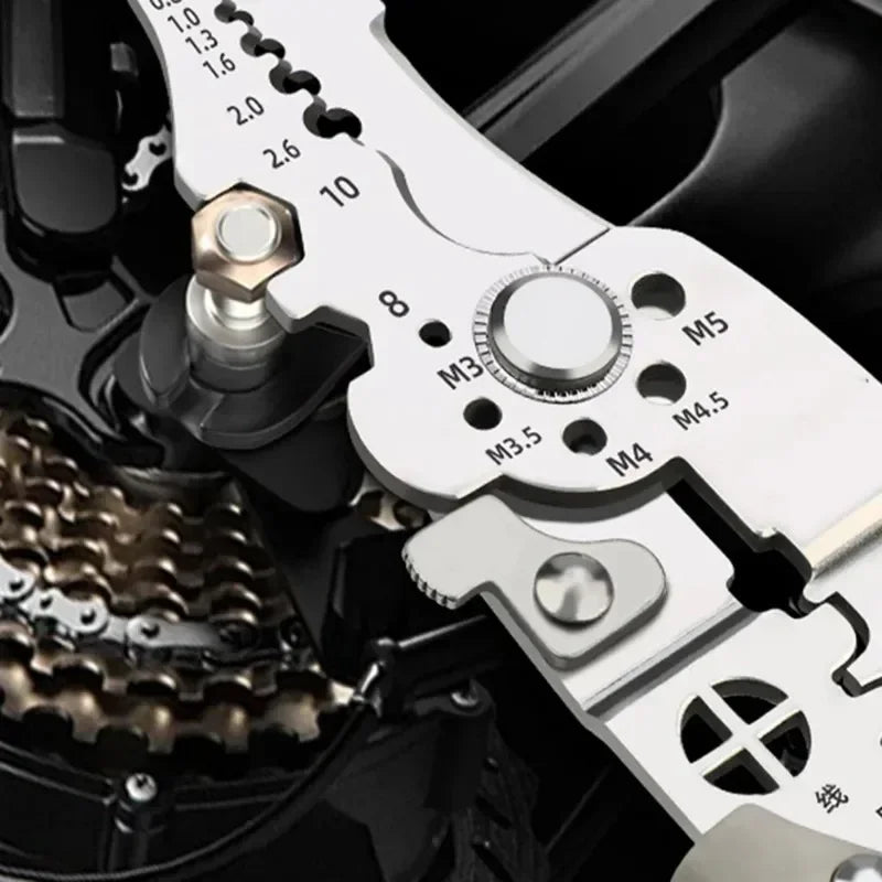 Multifunktionale Elektrikerzange