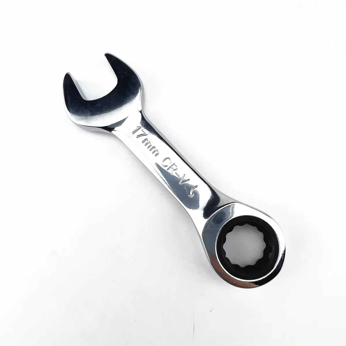 Ratschenschlüssel mit kurzem Griff